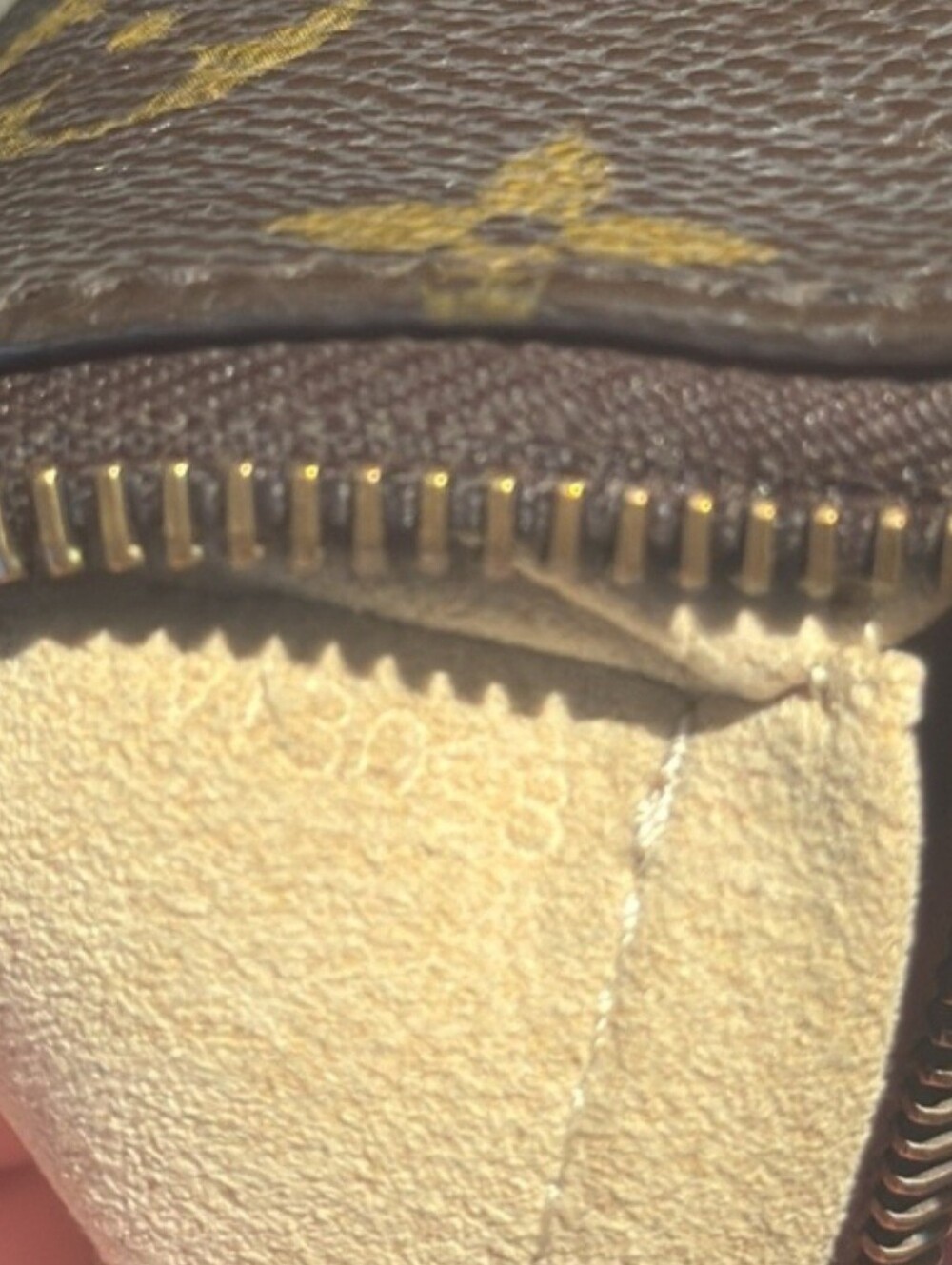 Louis Vuitton Milla Pochette Monogram Canvas MM ✨️ - Picture 8 of 11